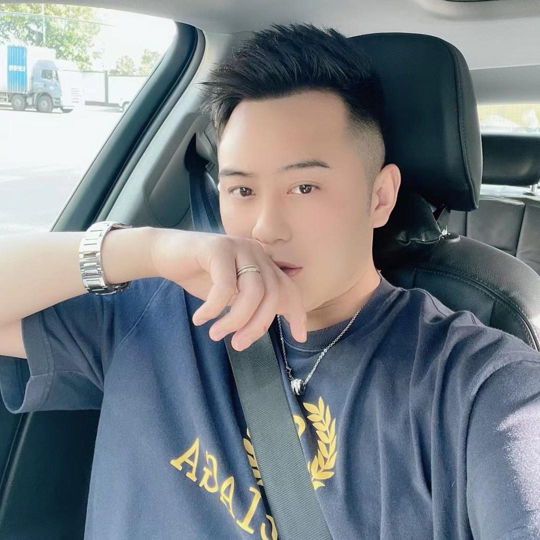 执行董事👦