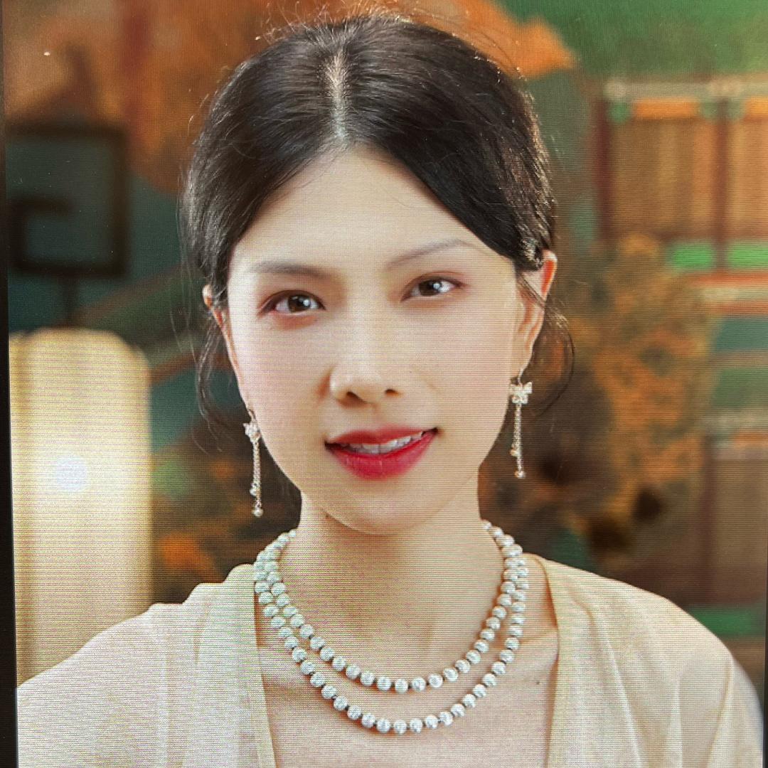 凳子