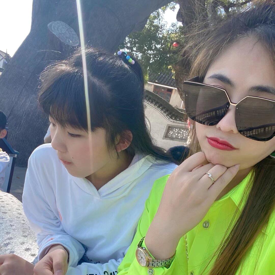 金露露要（爆爆）