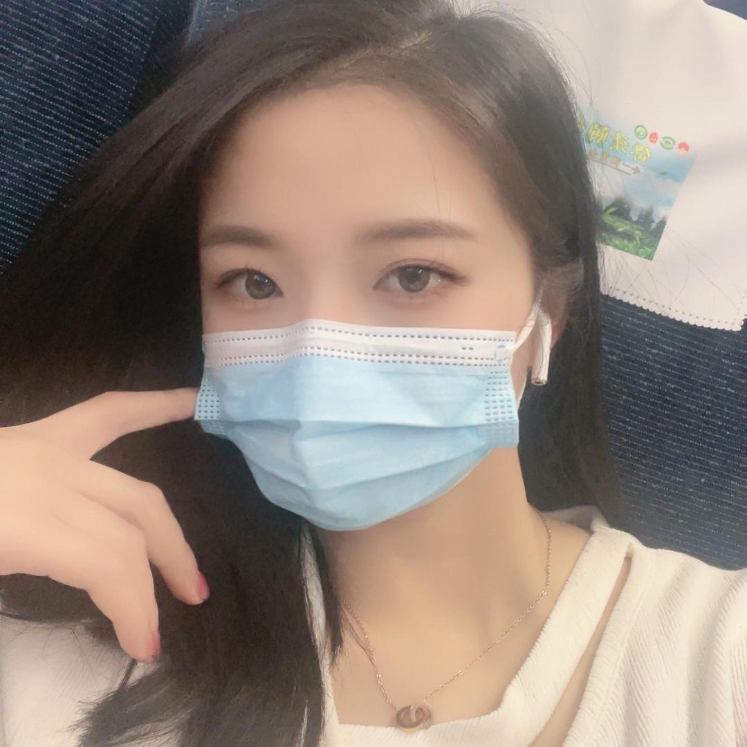 77呀