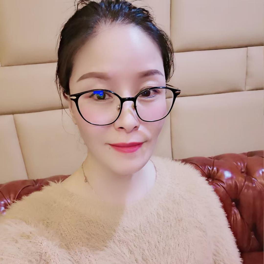 （钢镚妈）绿洲服装店