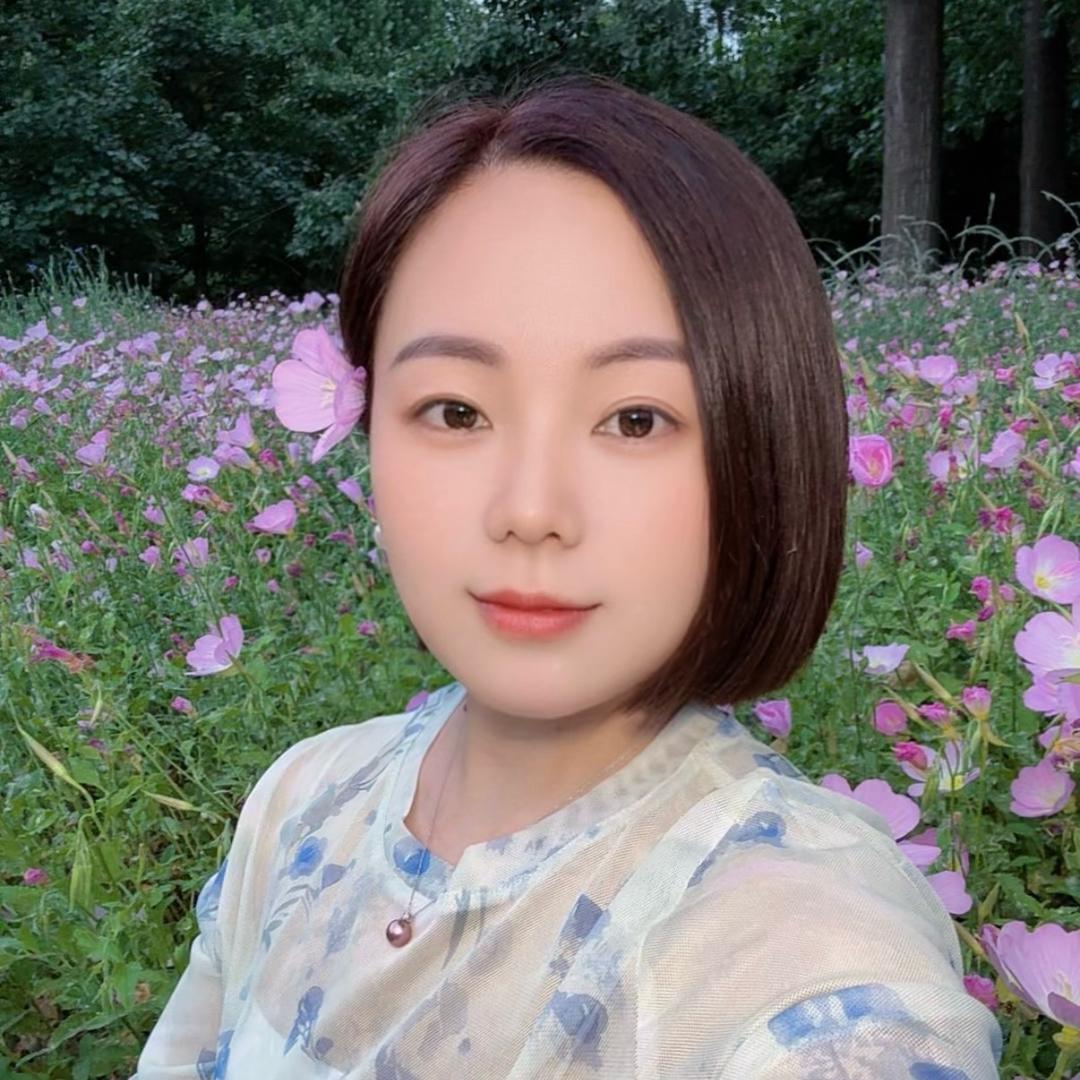 小红很红