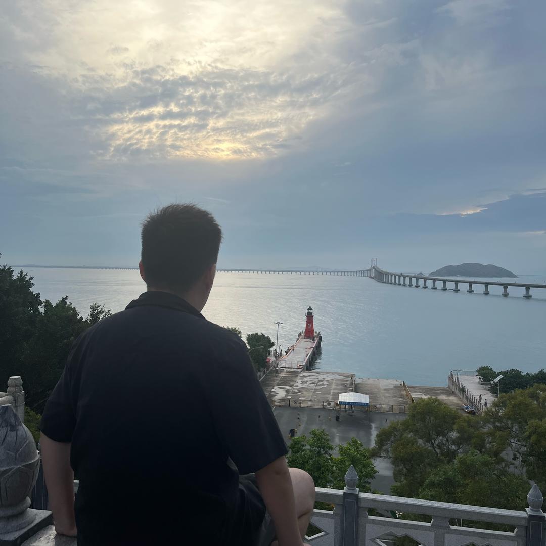 阿宝早睡自然醒发大财