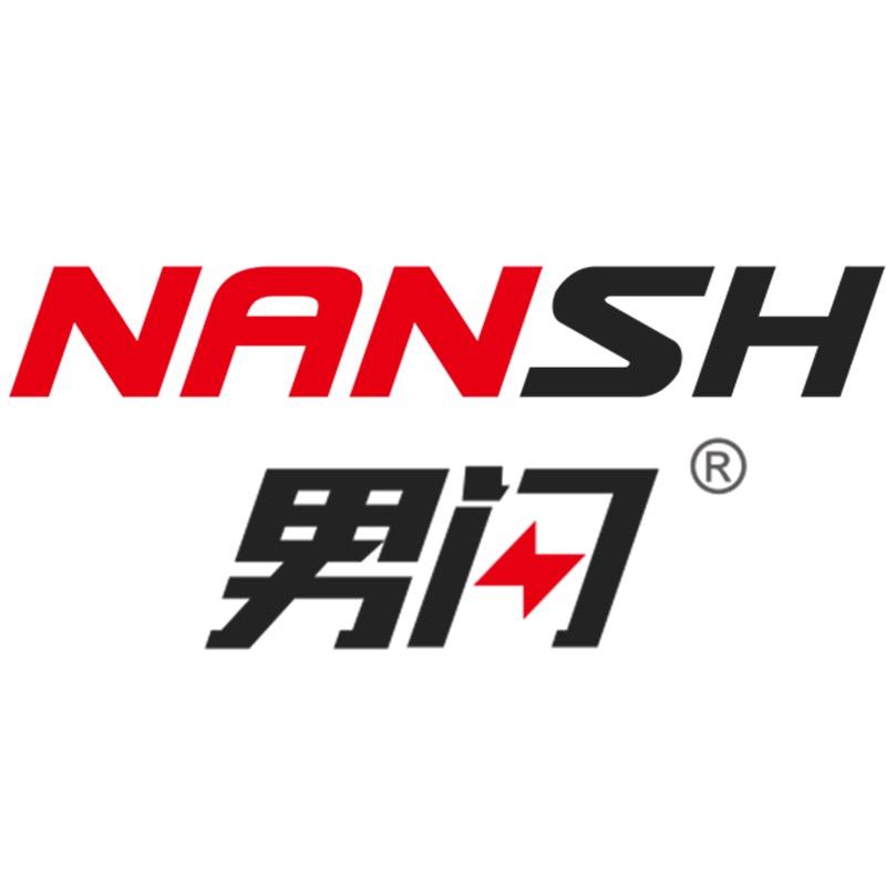男闪狼爪男装专卖店