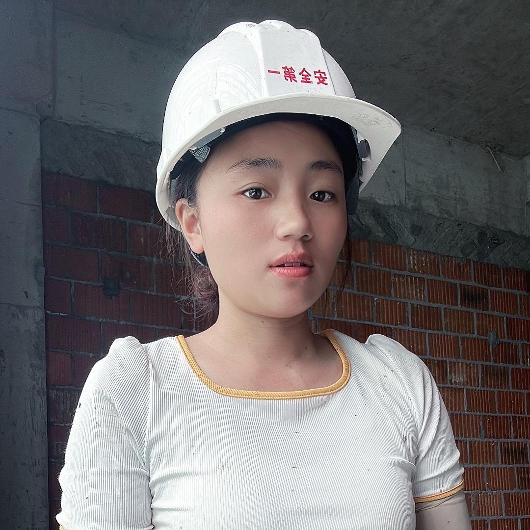 工地  小婵妹。（粉刷工）