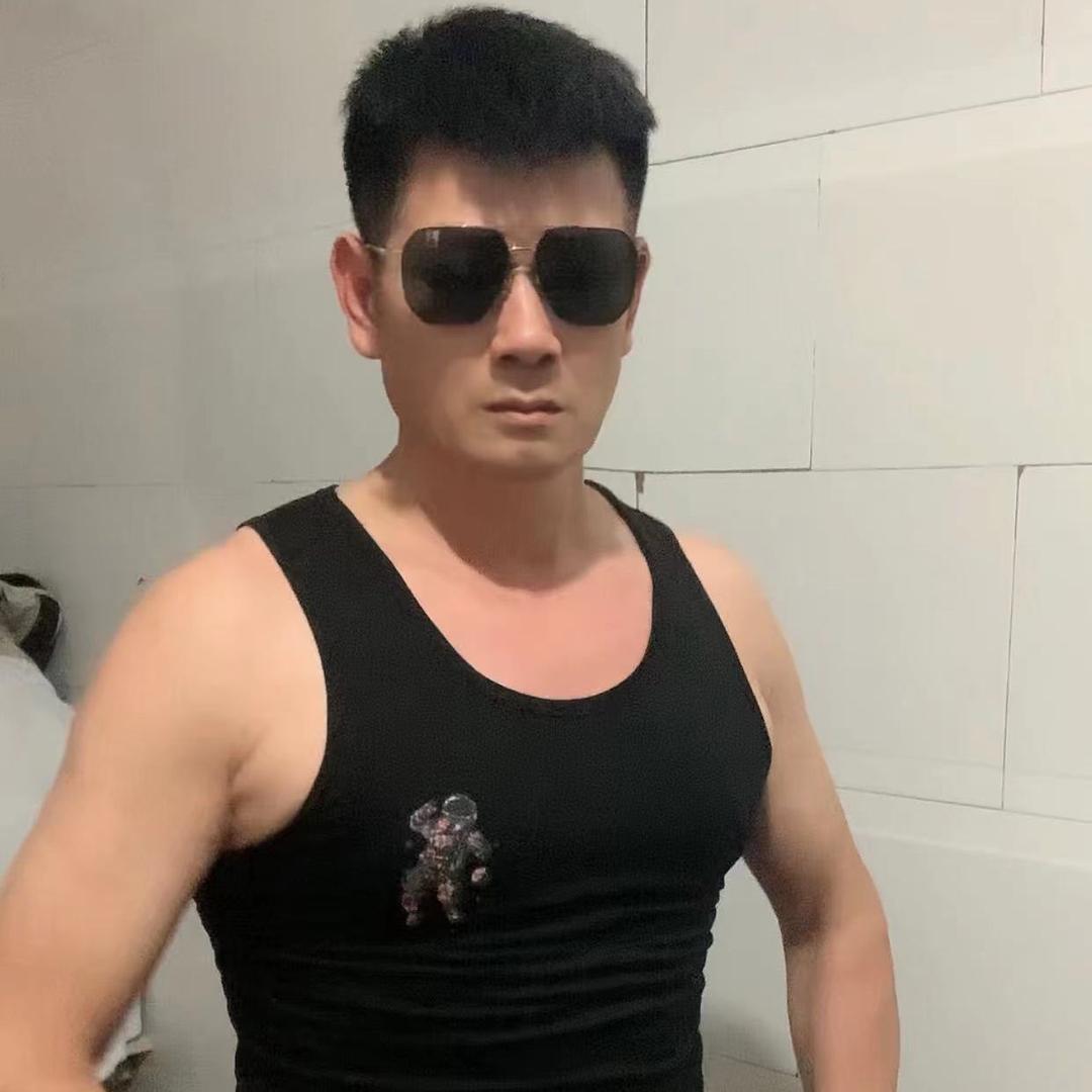 一哥（男神）
