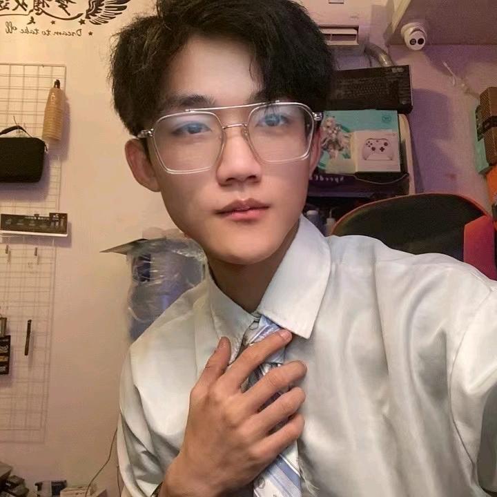 小何的数码店