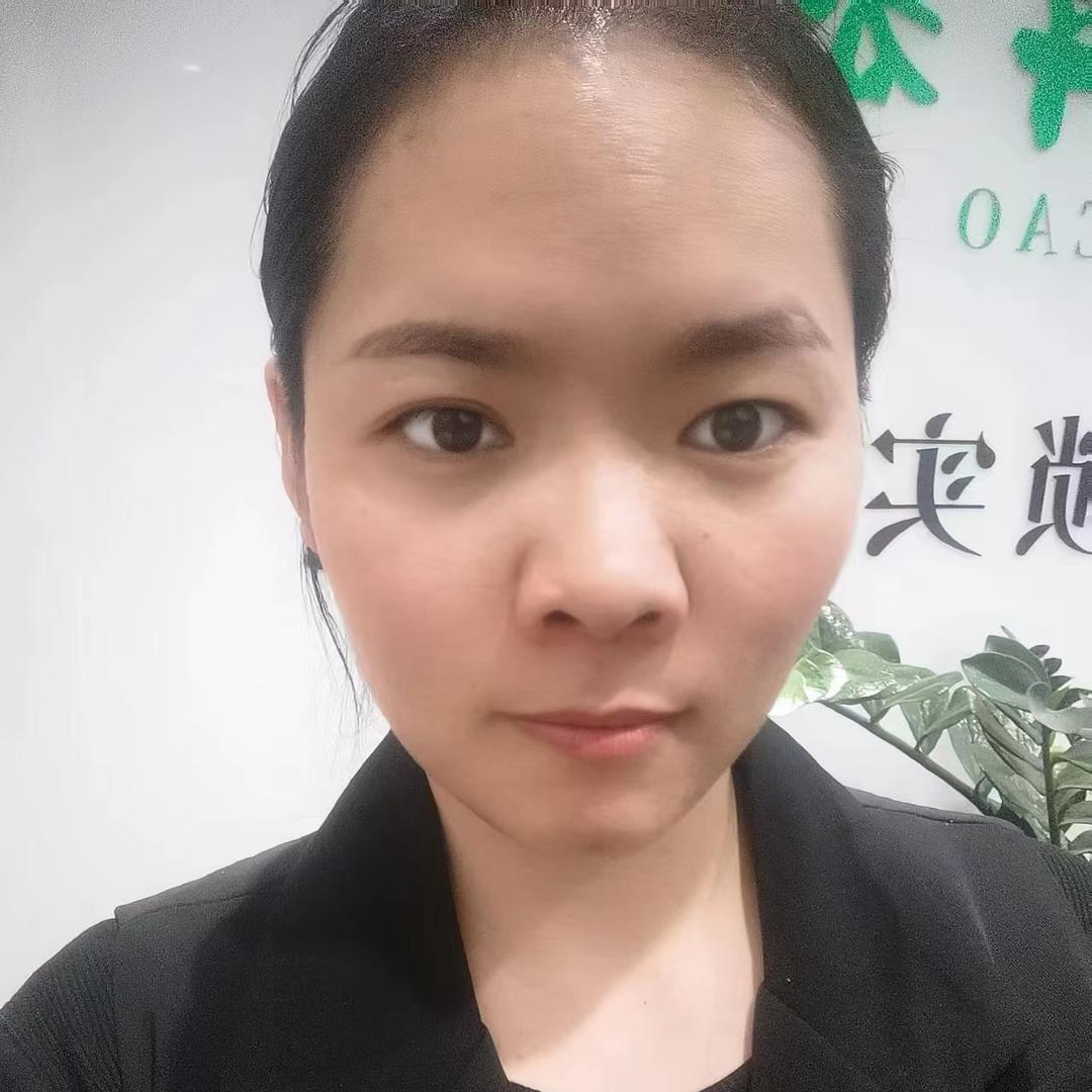 做痘痘的精河小姐姐