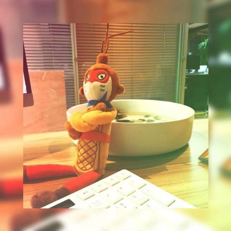 村边有个小卖部