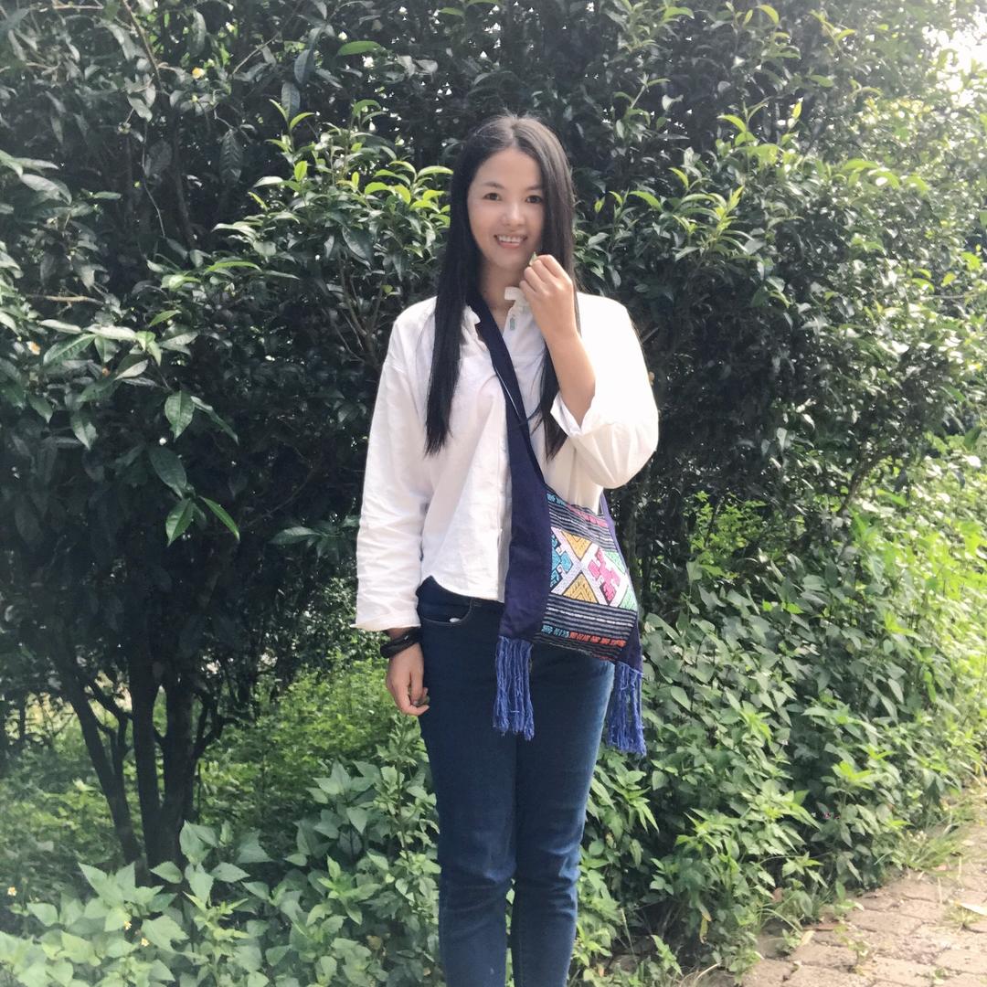 西双版纳本地人小熊