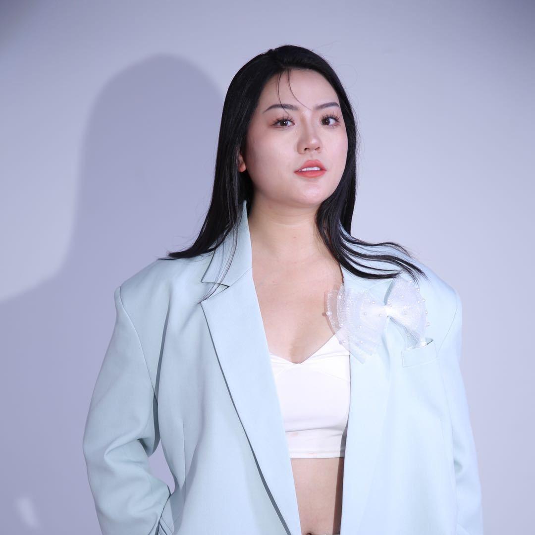 安康主持人党静