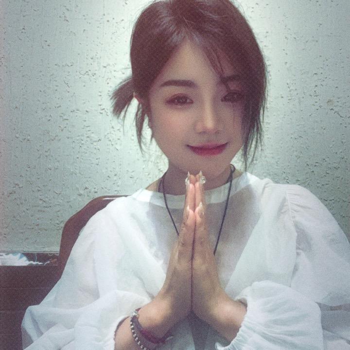 🌈吖头-～