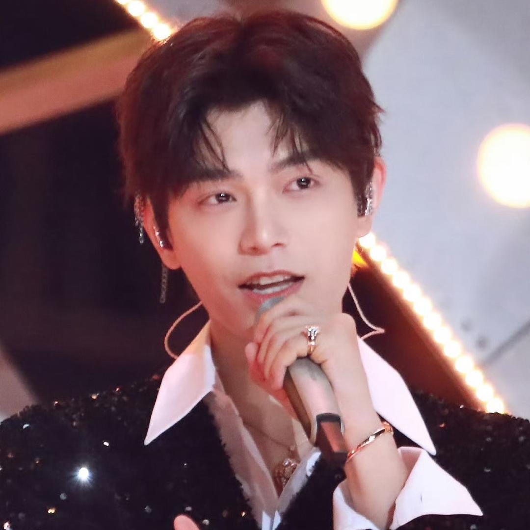 温酒入喉烫心头 | Ryan