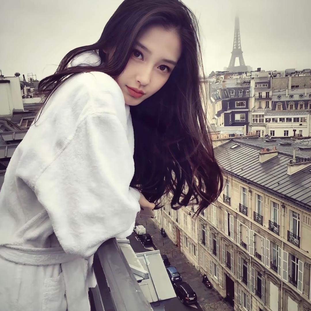 小婕没烦恼/