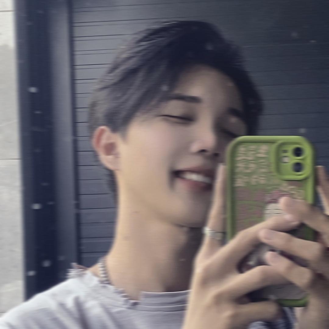 陈允嘎嘎乱拍📸