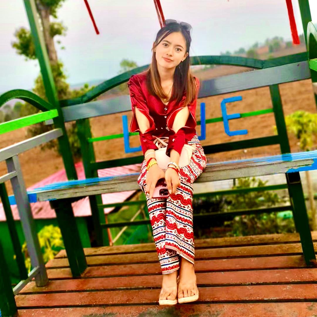依小嫩🇲🇲