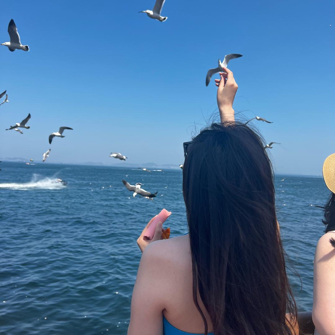 爱鹦鹉的蕾蕾🦜
