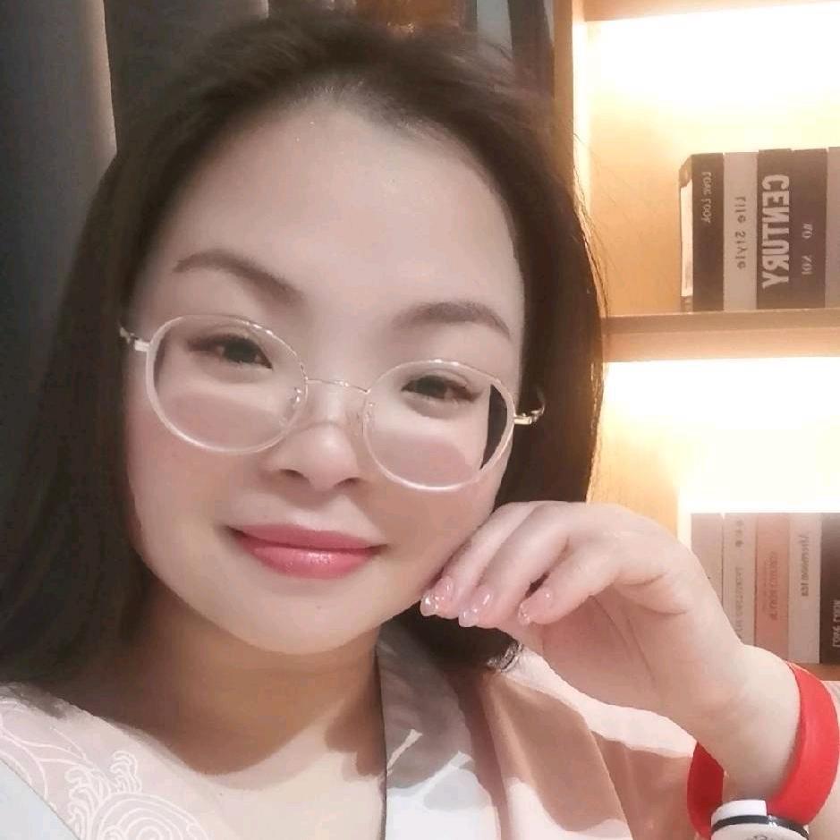 丫头开心快乐每一天