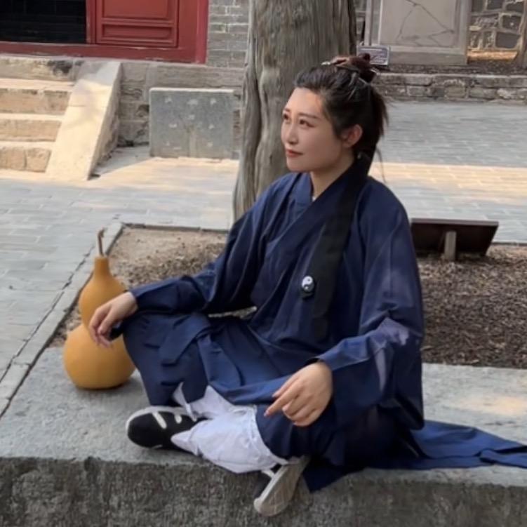 正一小道 山雯师兄