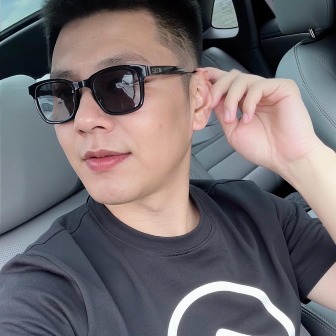 笑而不语😏
