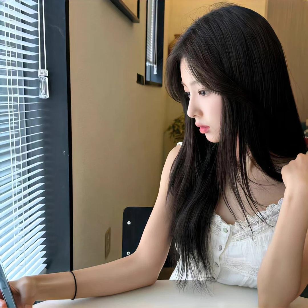 阿茶的衣包(🔗在橱窗)