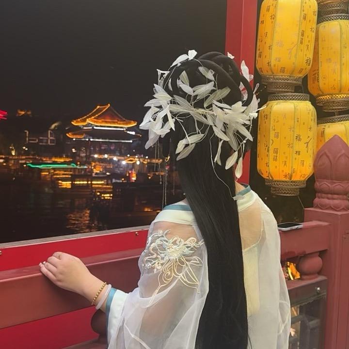 🌺{₤}🌺
