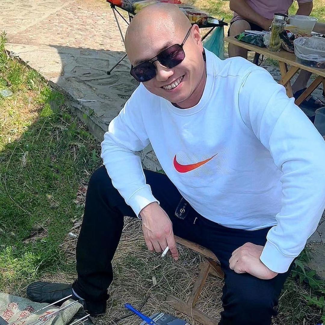 老地方烧烤虎哥