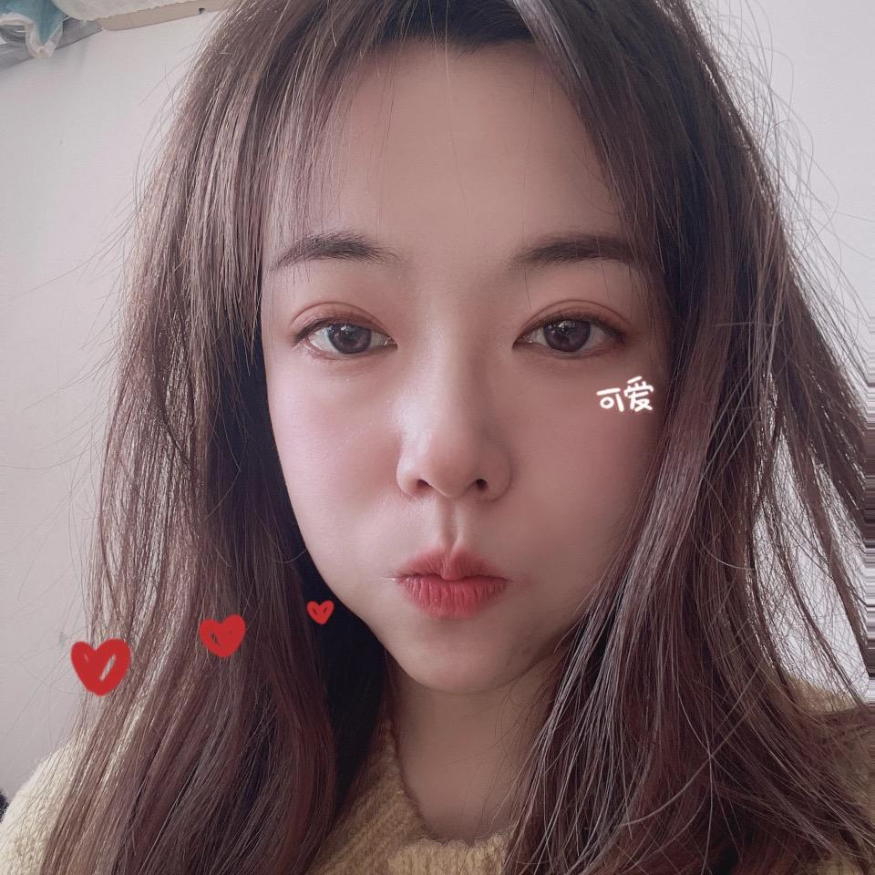 采蘑菇的小姑娘