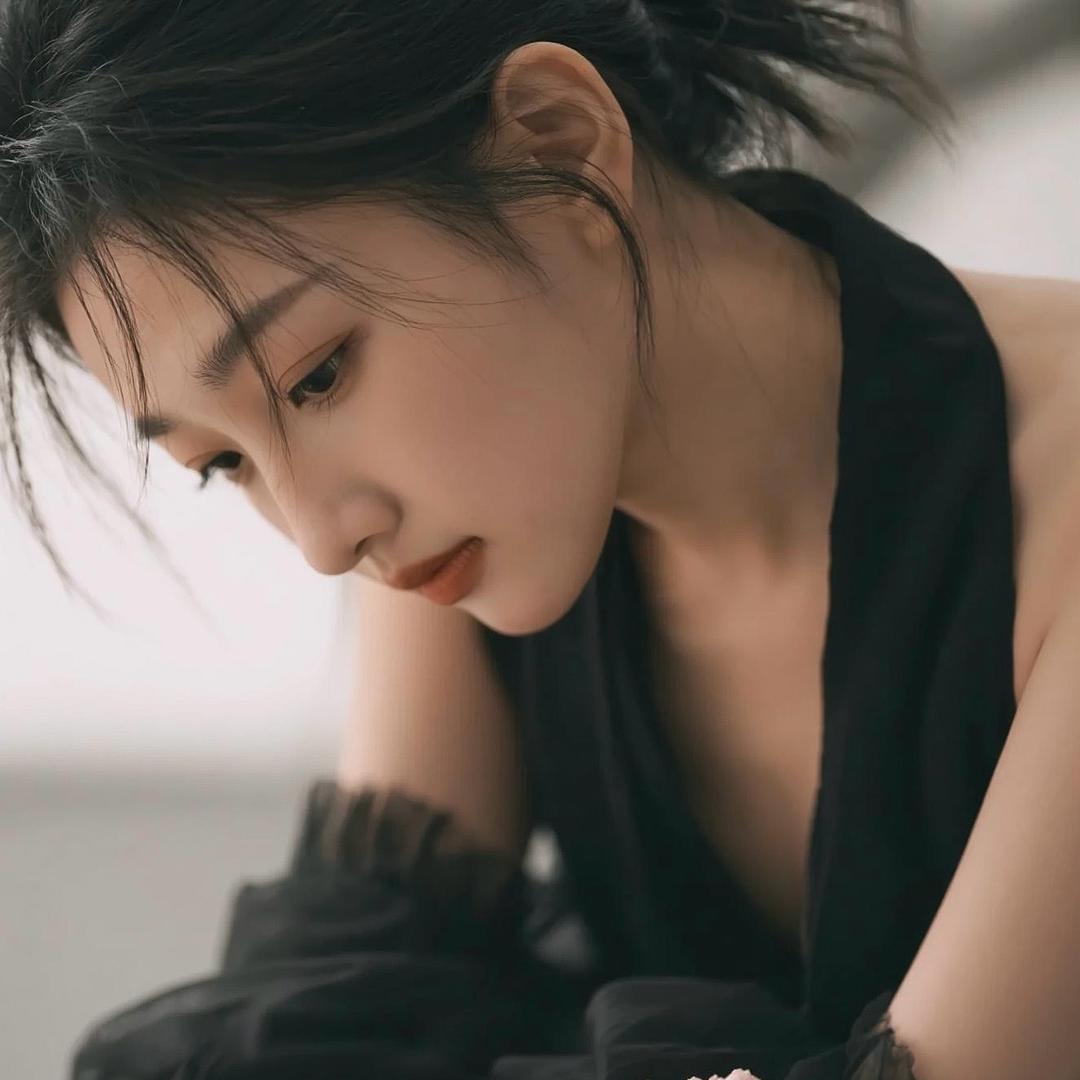 时倾.