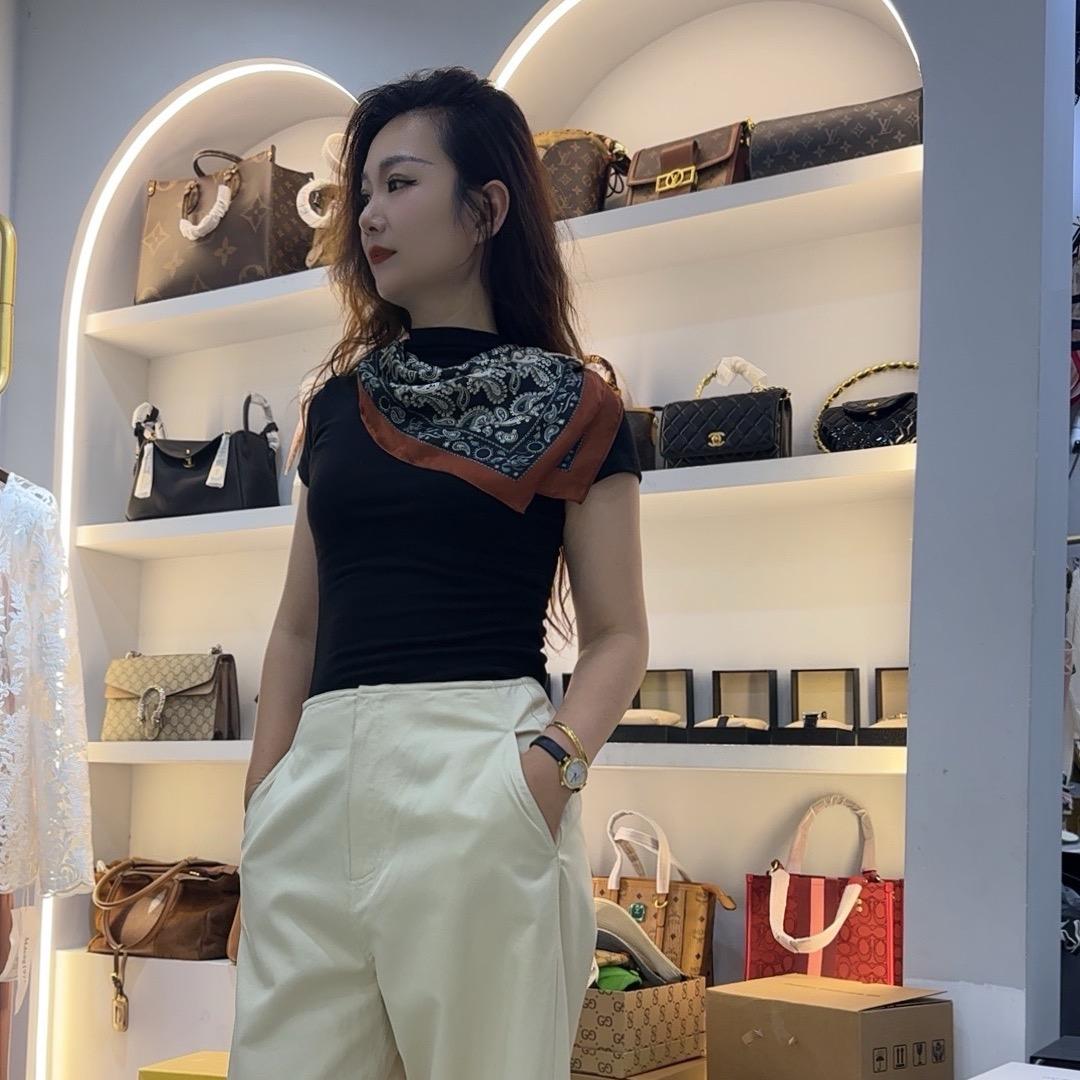 杨岩