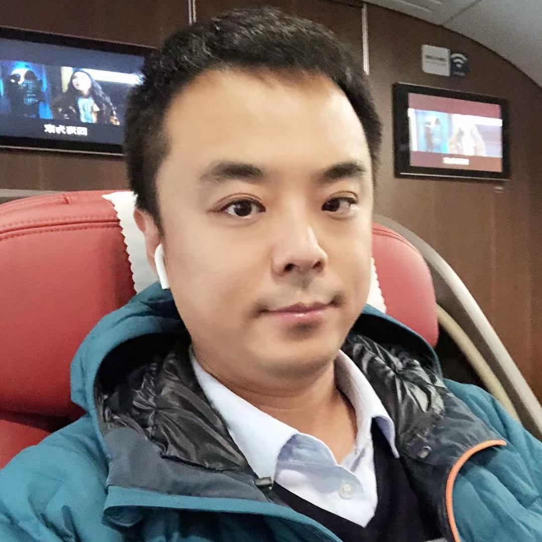 天晴 (ง •̀_•́)ง