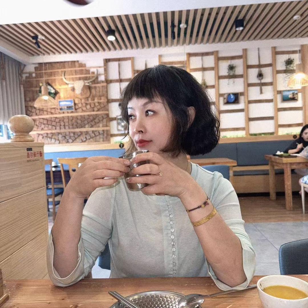 小富婆王雯霄