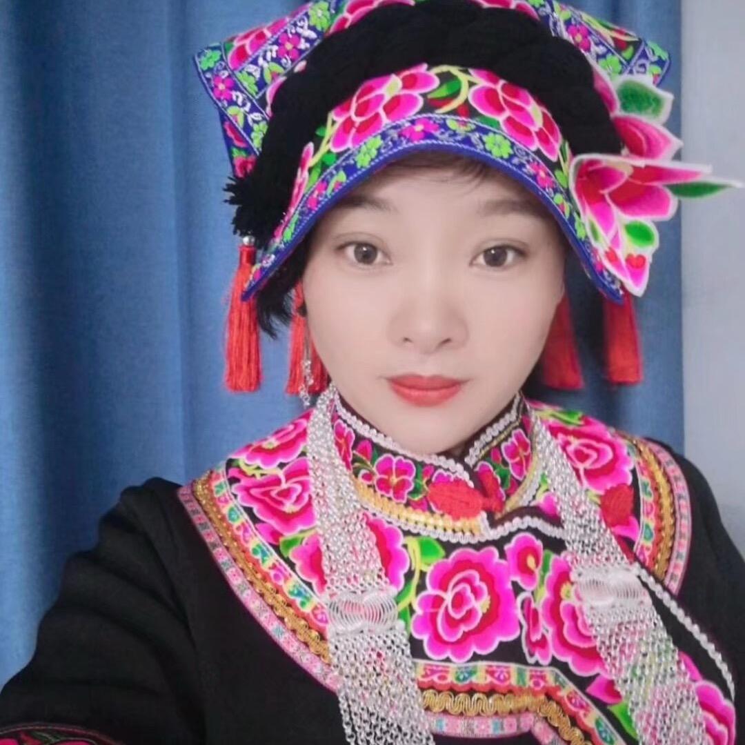 彝族服饰