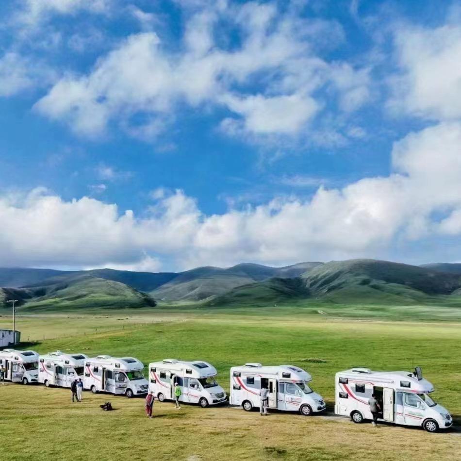 大东东（新疆房车定制旅游）