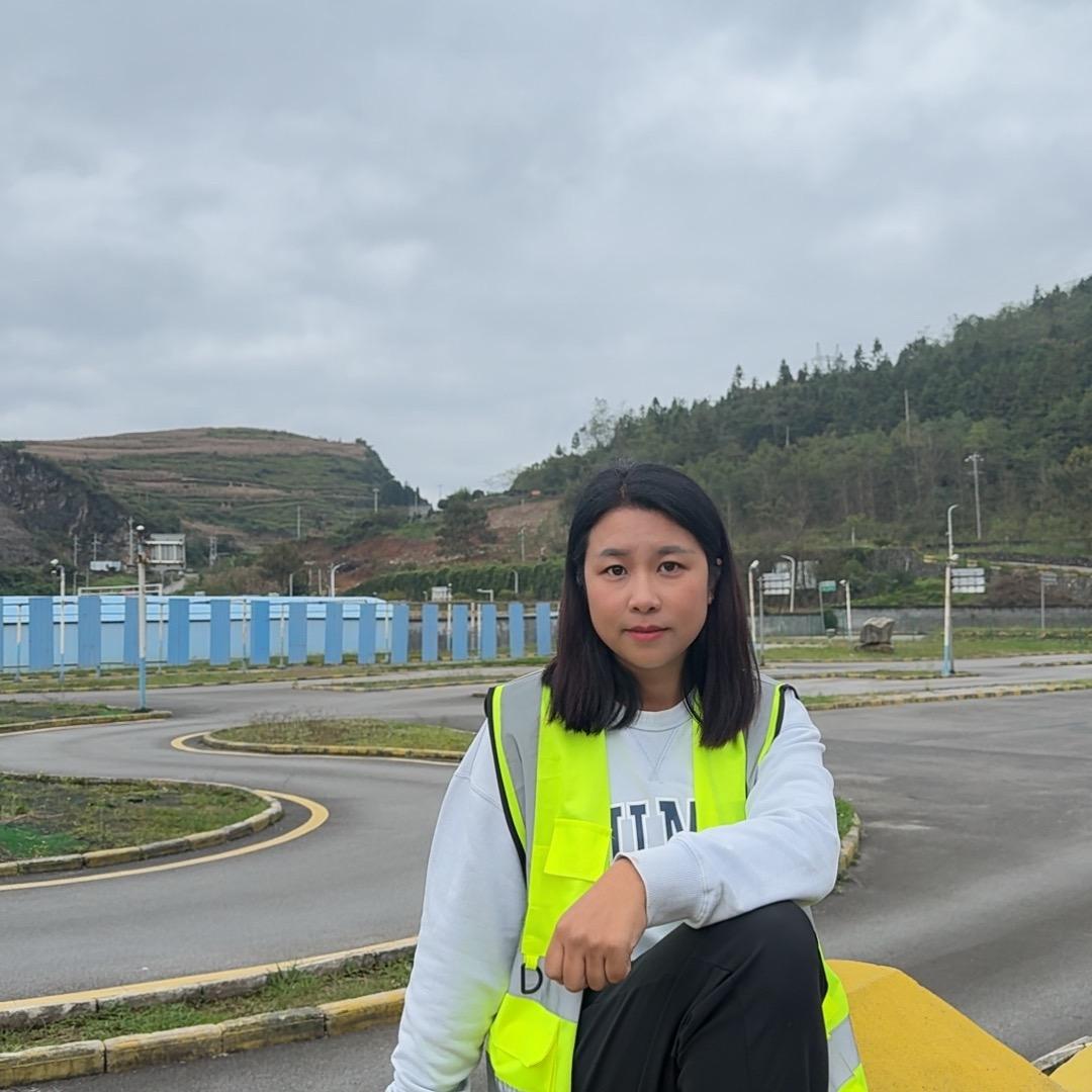 飞云驾校任广燕教练