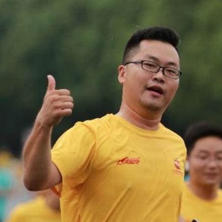 骑摩托的夏哥哥