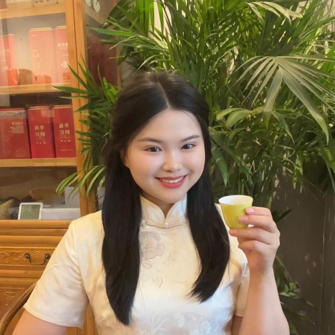 春春爱喝茶