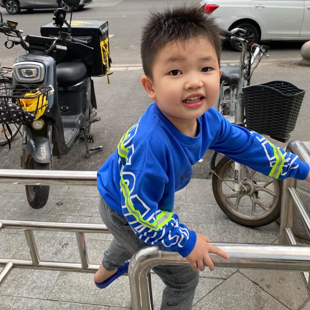 广州亲逢阿珊，硅胶厂家