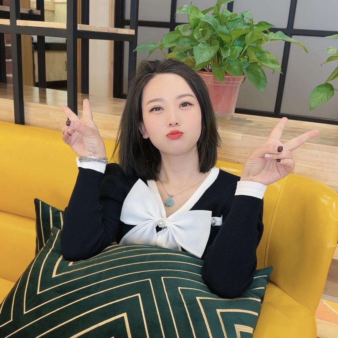 莉莉吃喝玩乐