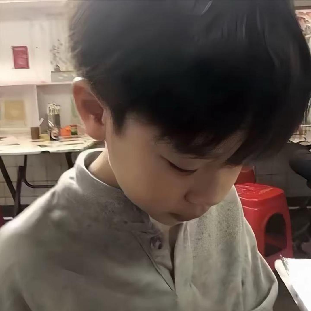 君扬修