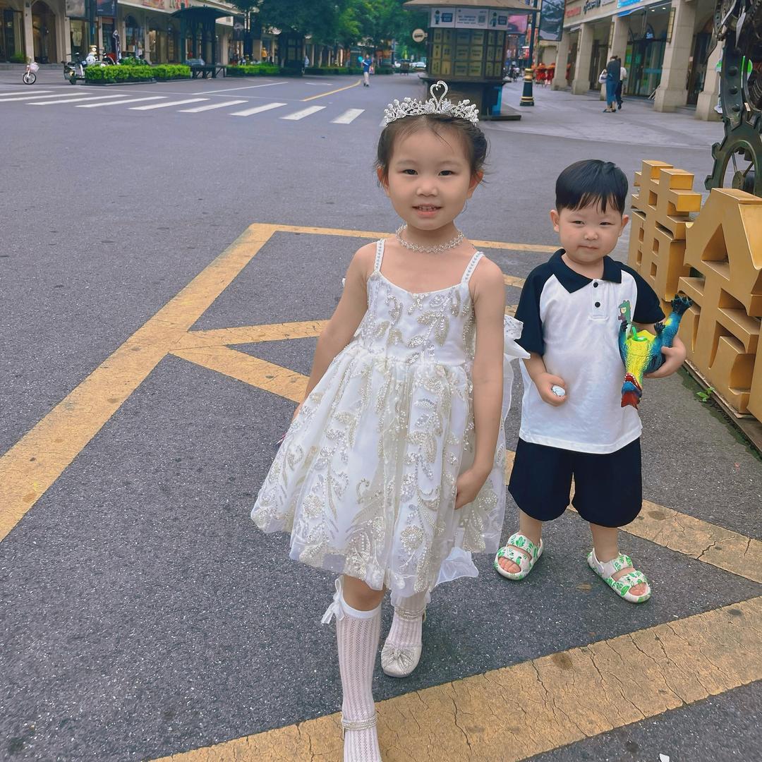 (萌萌👧🏻👦🏻犇犇)