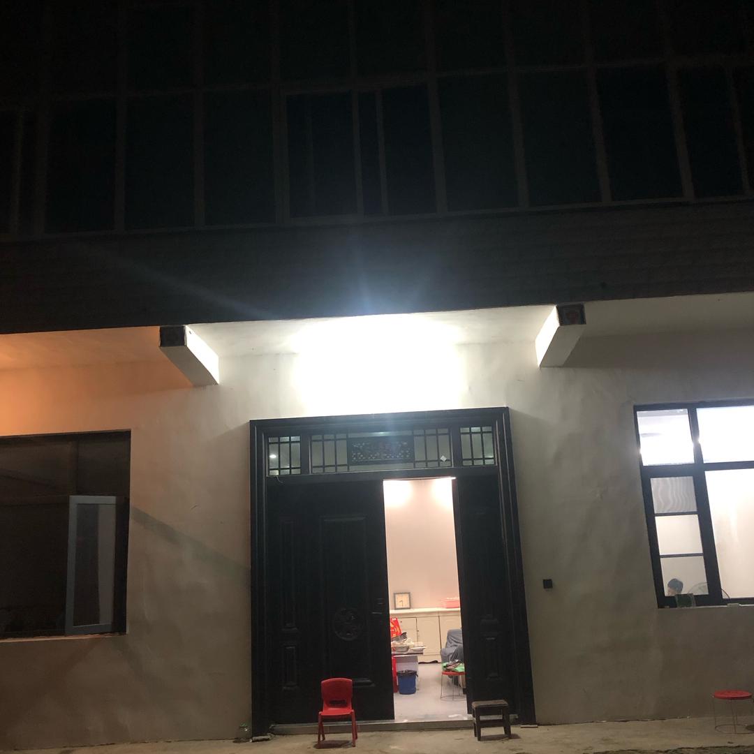 妍红鱼