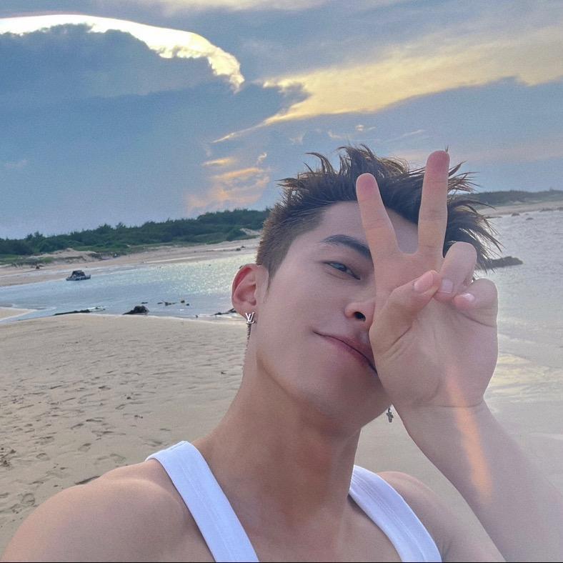 ღD Dylan（见到王鹤棣啦）