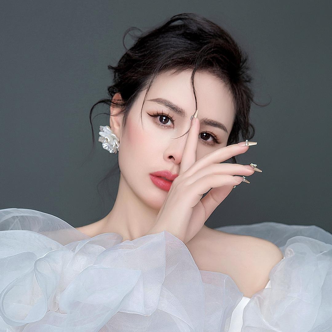 晶晶老丝·琴风美学