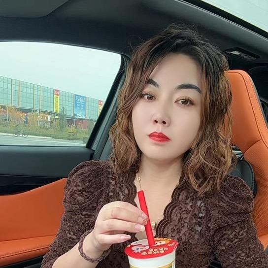 小霞霞