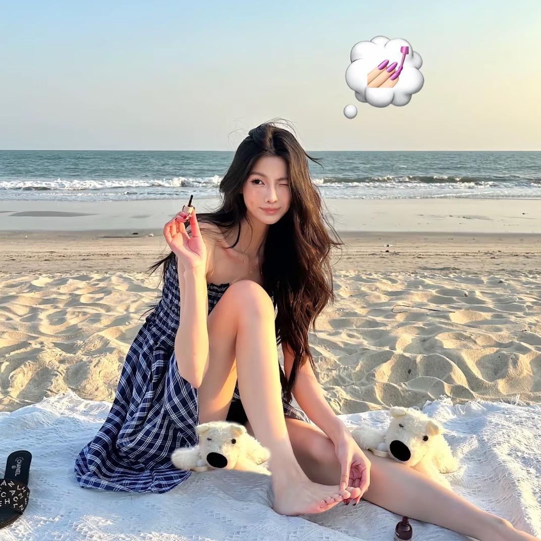 是个美女👅