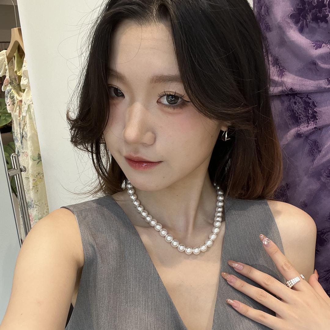 莱莱（莱尔斯佳尼女装店）