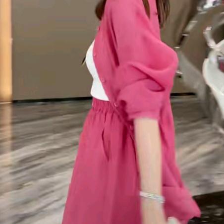 琳琳女装定制服饰店