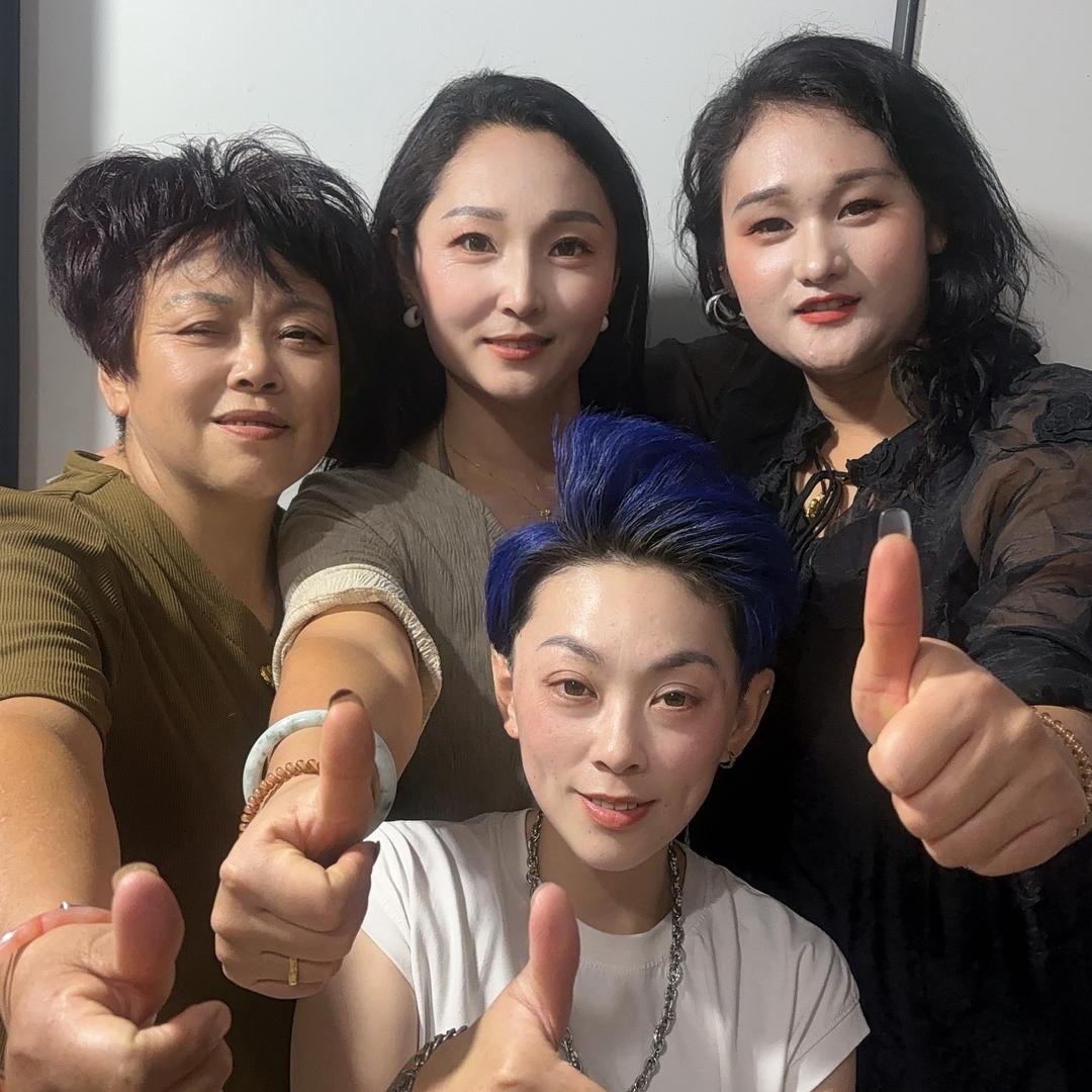 十一个孙子的奶奶名字叫精佑