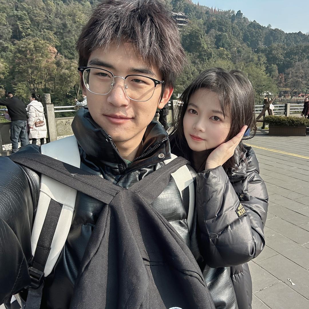 小芳的狗腿子